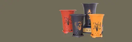 Plastic pots