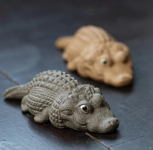 China Yixing Zisha Handmade Tea Pet An irresistibly adorable baby crocodile  萌萌小鳄鱼, home office decorations, Made of Yixing Zisha Clay