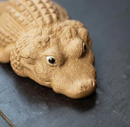 China Yixing Zisha Handmade Tea Pet An irresistibly adorable baby crocodile  萌萌小鳄鱼, home office decorations, Made of Yixing Zisha Clay