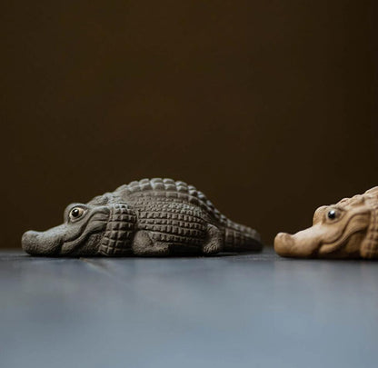 China Yixing Zisha Handmade Tea Pet An irresistibly adorable baby crocodile  萌萌小鳄鱼, home office decorations, Made of Yixing Zisha Clay